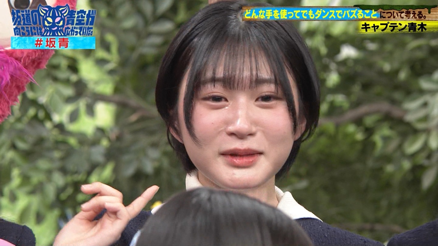 坂道の向こうには青空が広がっていた。 ->画像>33枚 